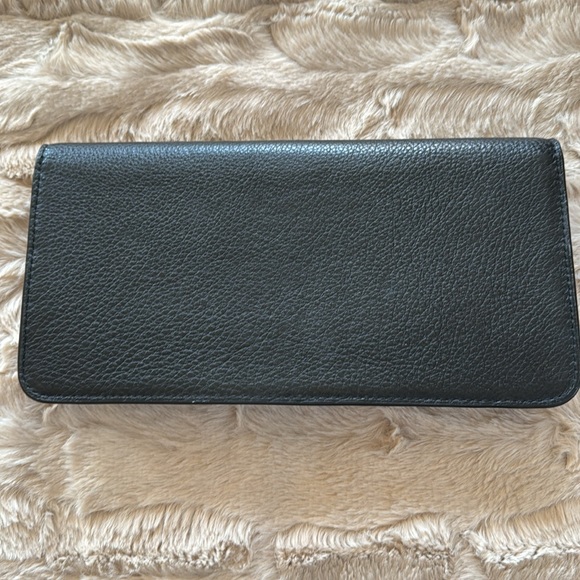 Clutch - Picture 2 of 6